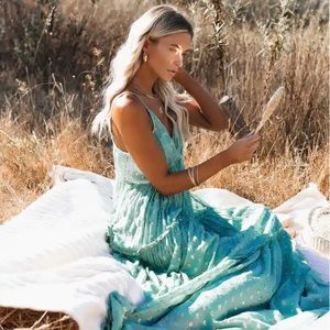 NWOT Vici collection adjustable metallic maxi